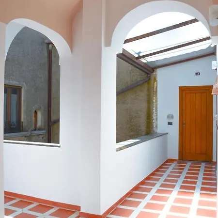 L'antico Episcopio Гостевой дом Скала