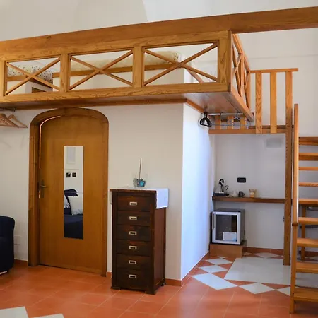 L'antico Episcopio Гостевой дом 4*