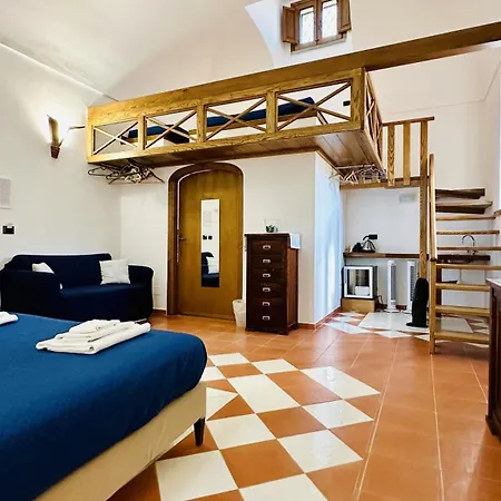 L'antico Episcopio Гостевой дом 4*