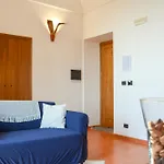 L'antico Episcopio Πανσιόν 4*