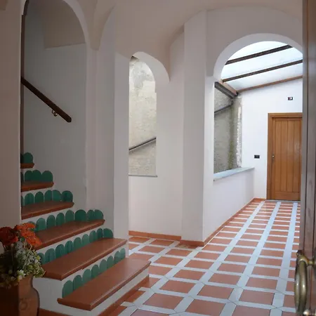 L'antico Episcopio Scala