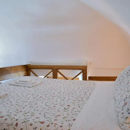 L'antico Episcopio Panzió Scala